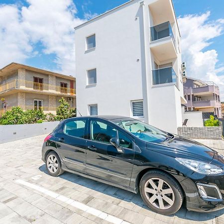 Apartments Tonka 普利莫顿 外观 照片